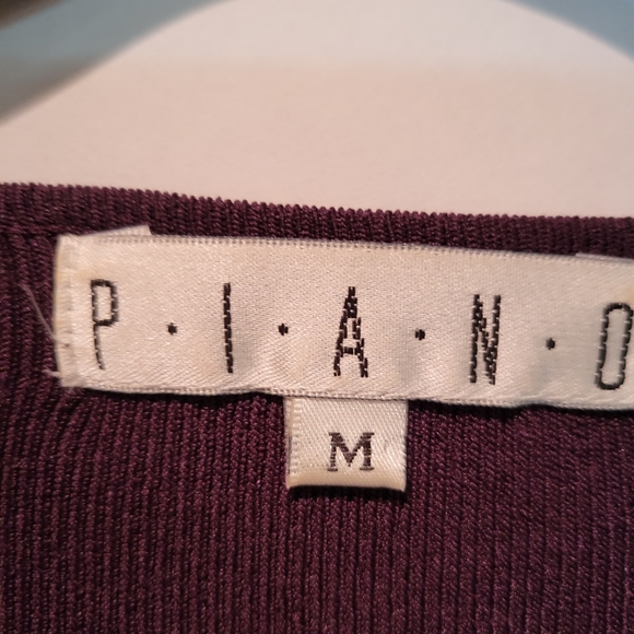 PIANO V-Neck Top - Picture 2 of 4